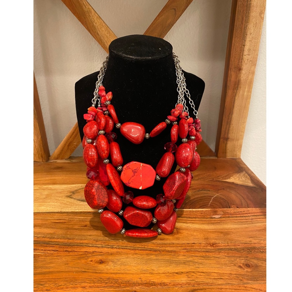 Statement necklace